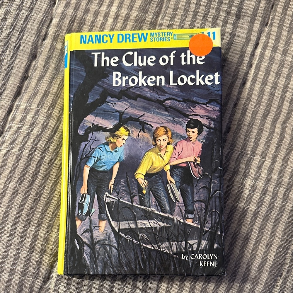 Nancy Drew 'The Clue of the Broken Locket' Book